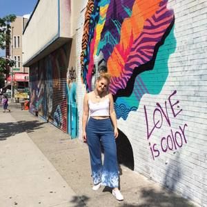 Meet your Posher, Alexandra